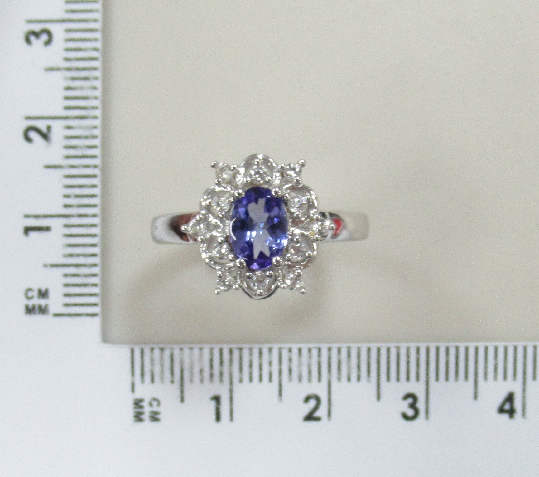 Серебряное кольцо с танзанитом